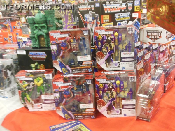 BotCon 2013   The Transformers Convention Dealer Room Image Gallery   OVER 500 Images  (514 of 582)